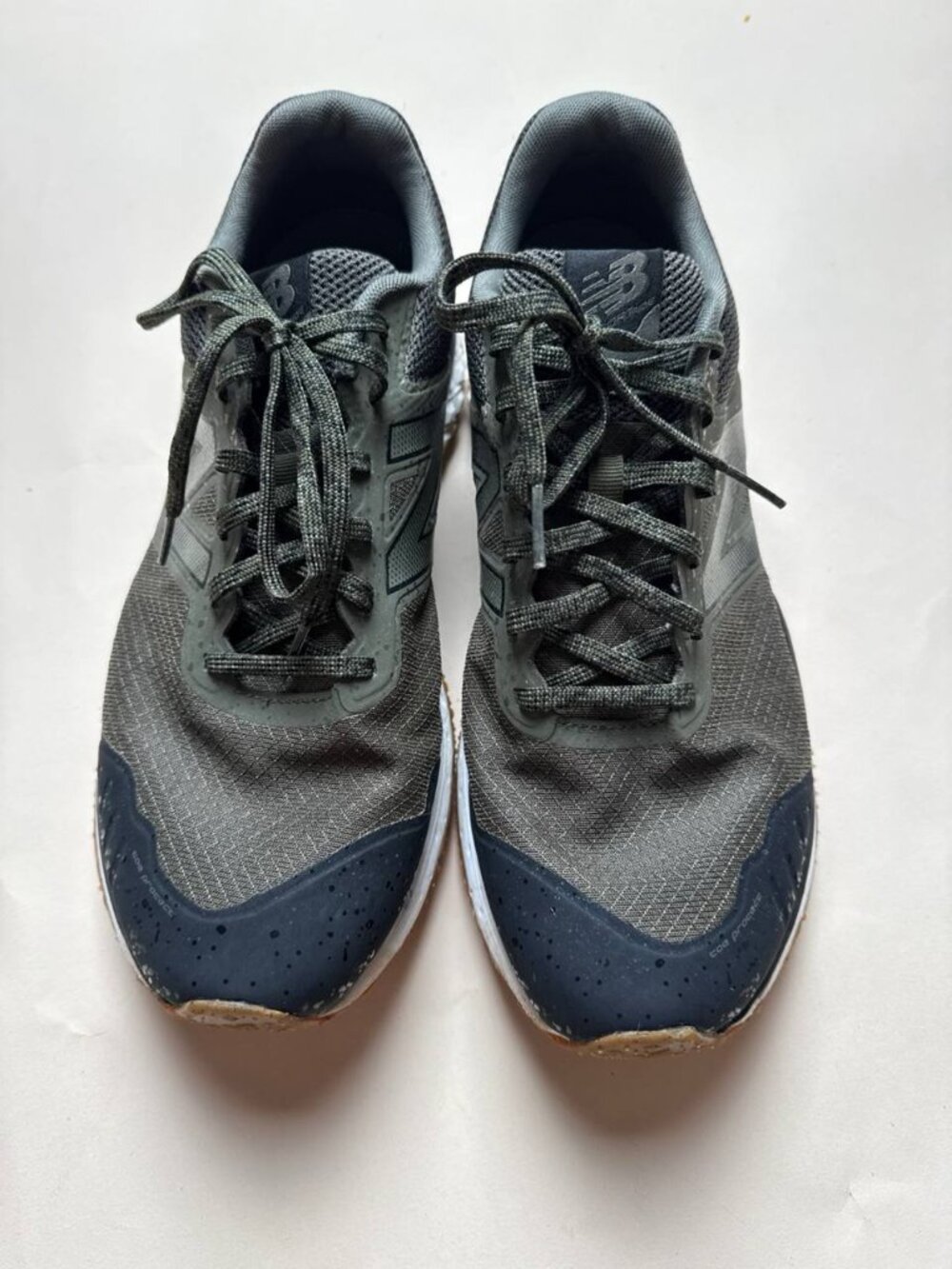 New Balance 620v2 Men's US 11 EU 45 Olive Green Used Trail Running